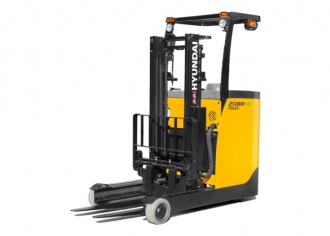 REACH TRUCK